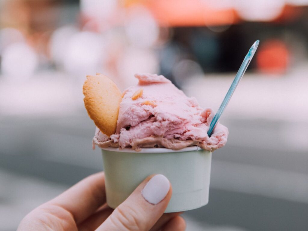 small cute dessert for takeaway in Toronto