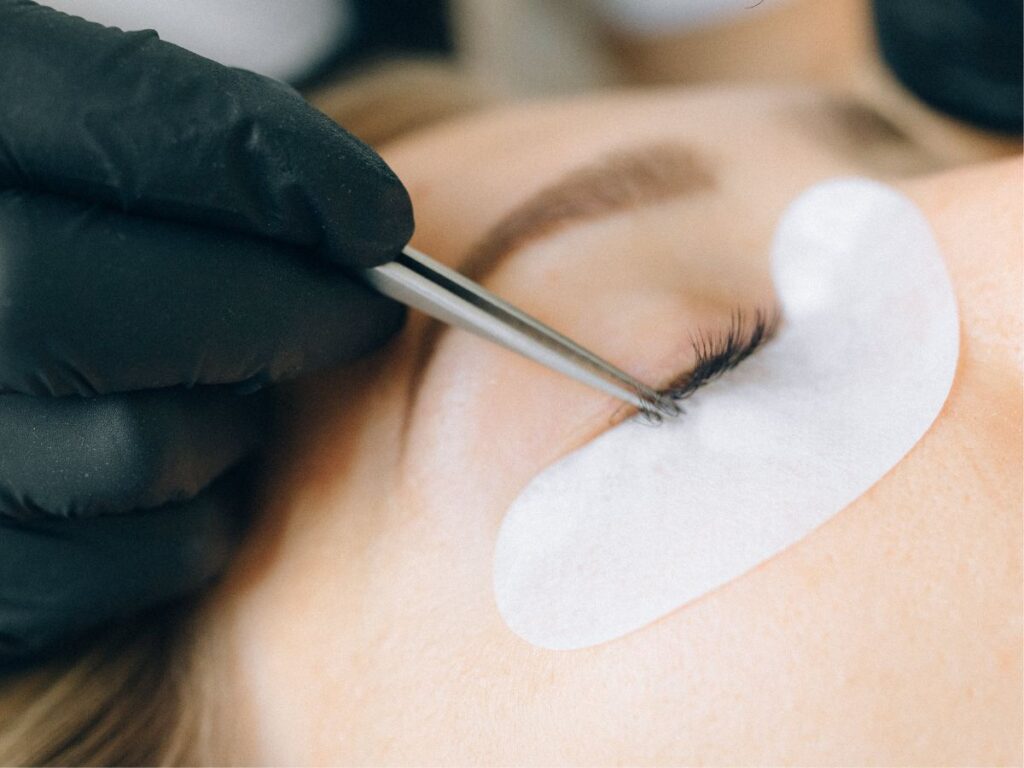 eye lash extension services in Toronto