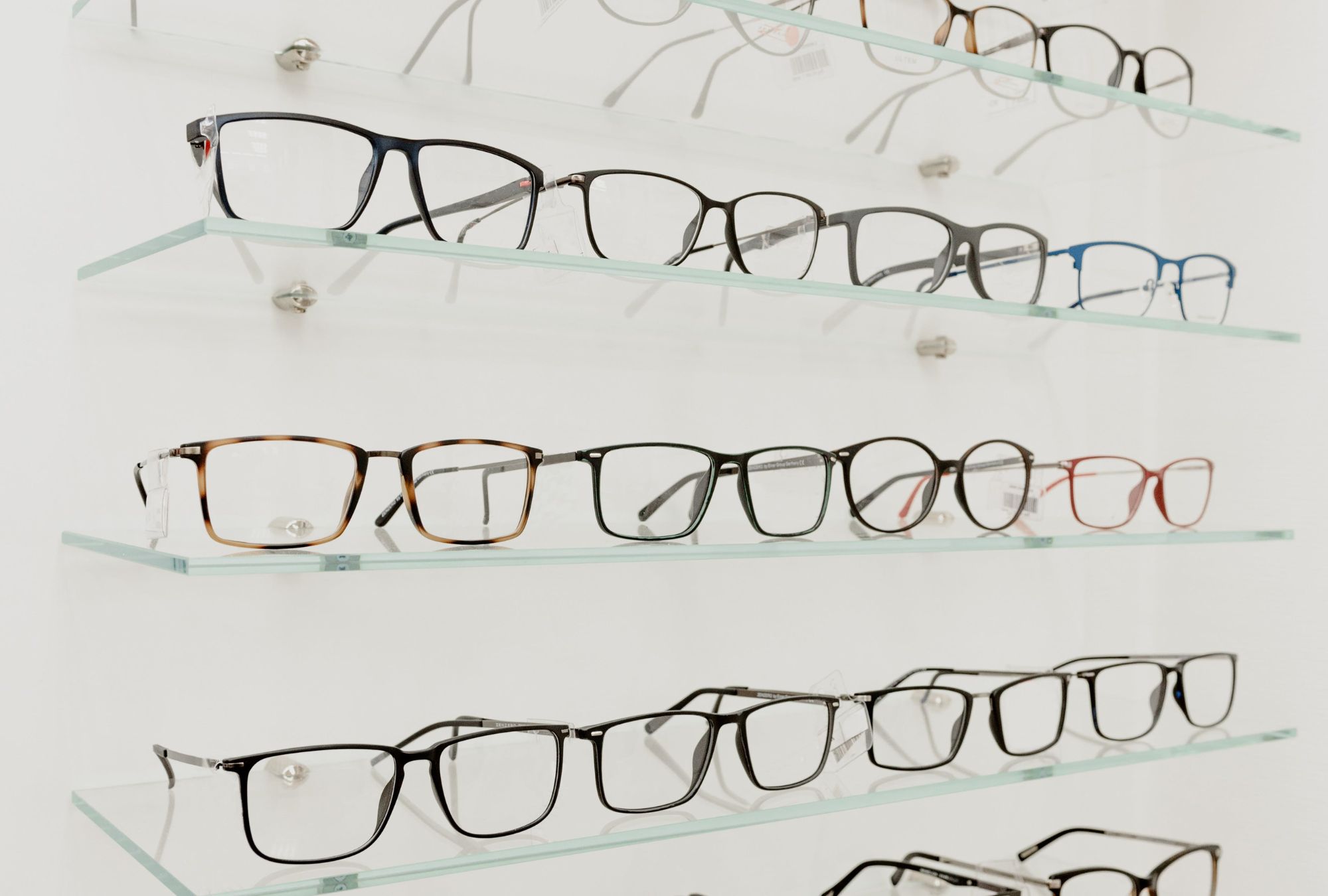 18 Best Places to Shop for Eyeglasses in Toronto