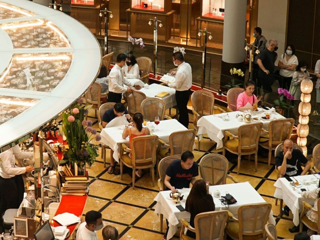 busy restaurant in a mall