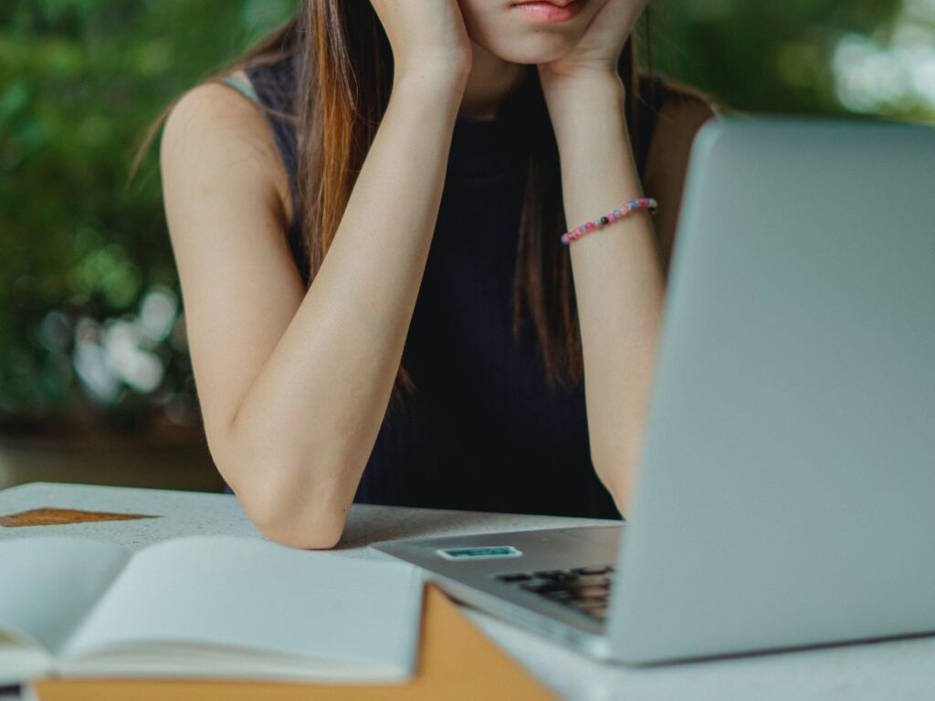 woman studying 