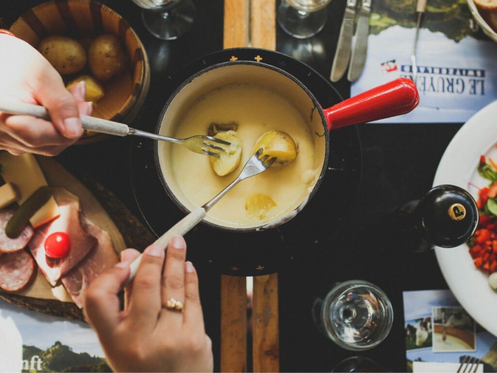 cooking cheese fondue