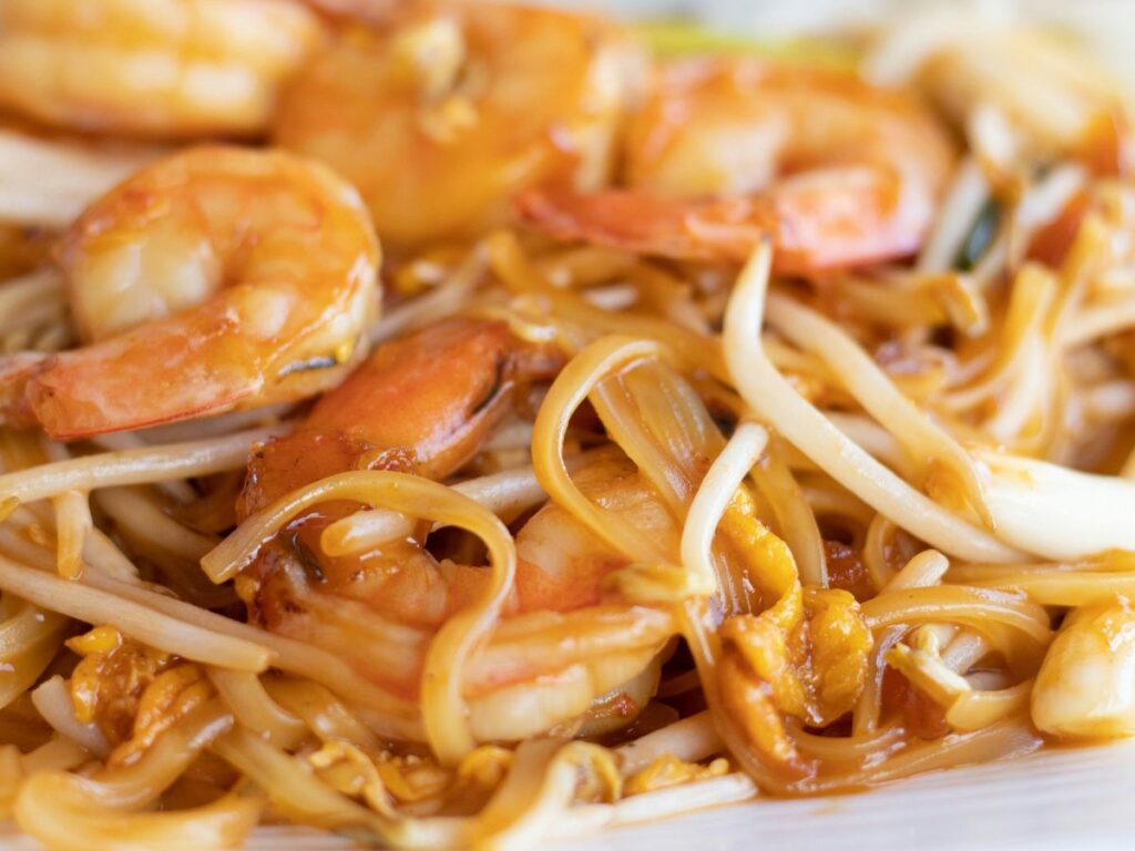 pad thai with prawns