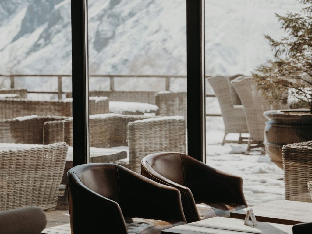 mountain restaurant ambiance