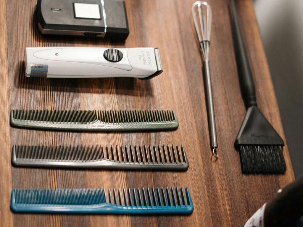 combs and hair brushes