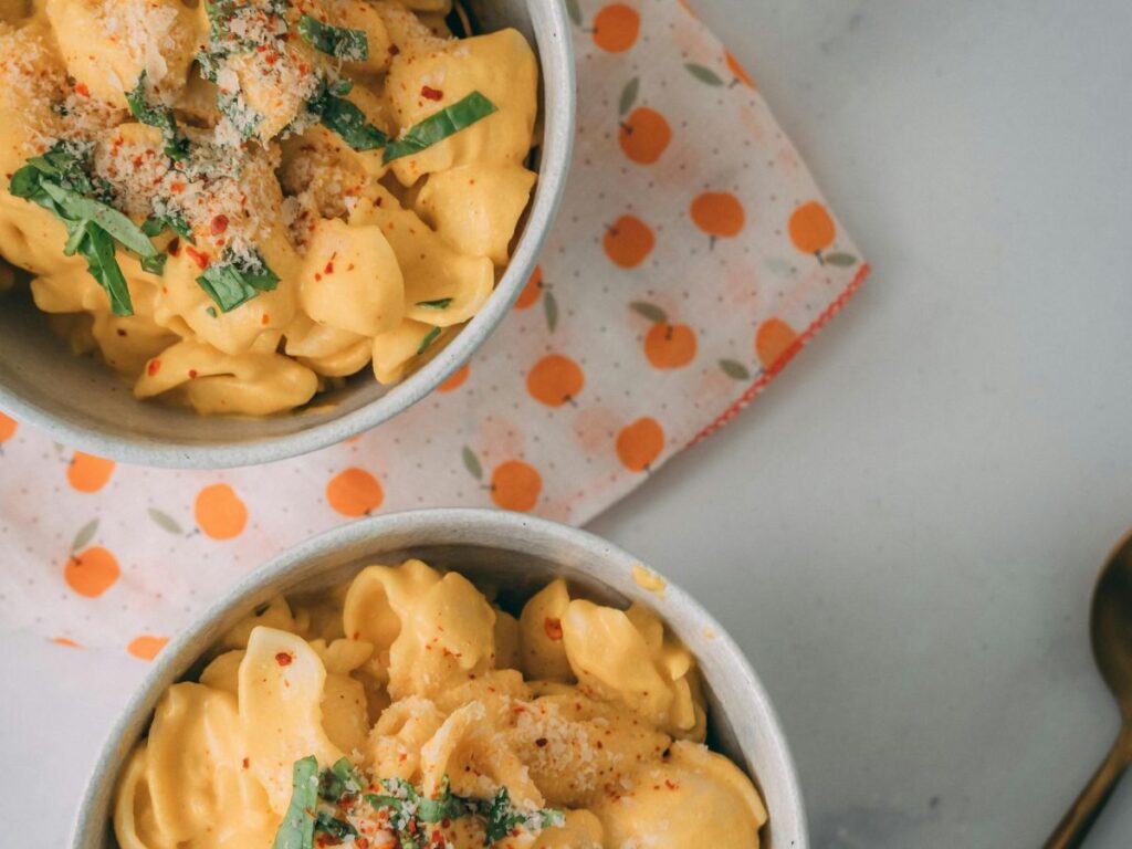 mac and cheese in bowls