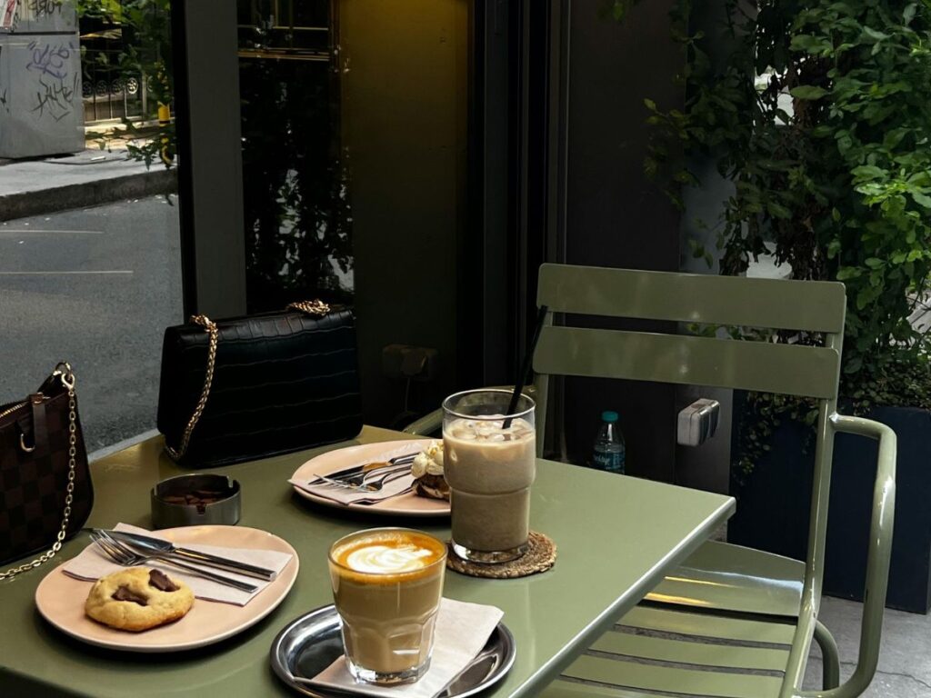 coffee served with cookies