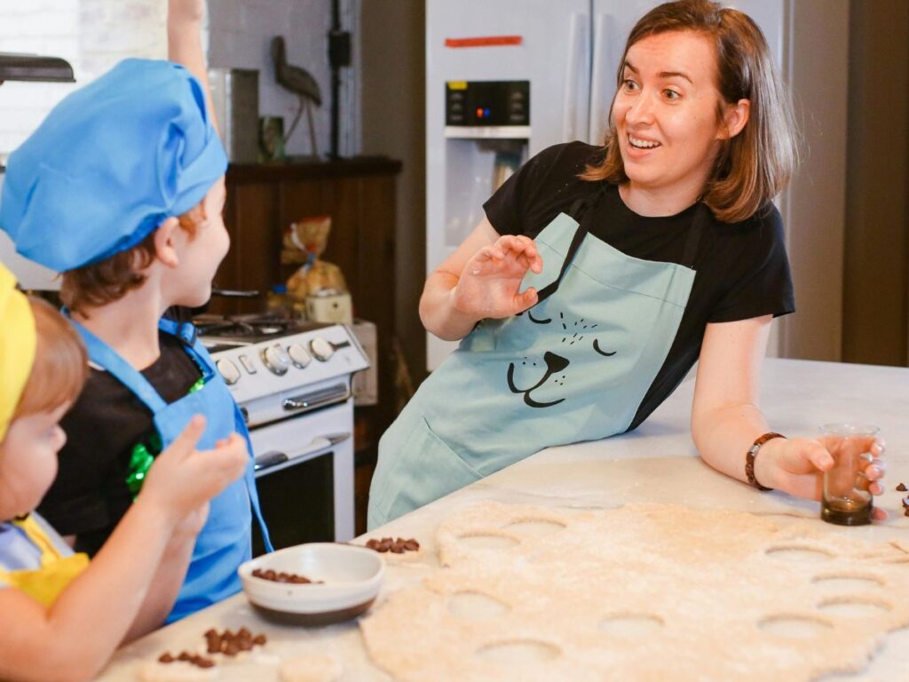 kids learning to bake