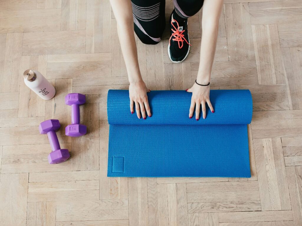 folding the yoga mat