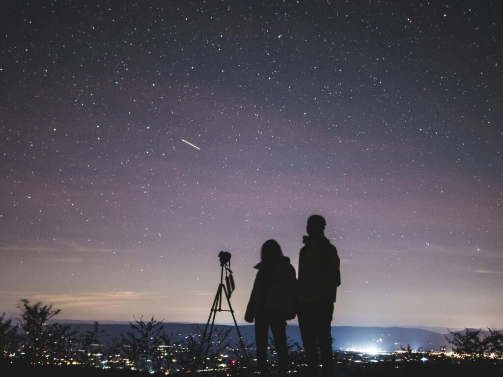 couple stargazing