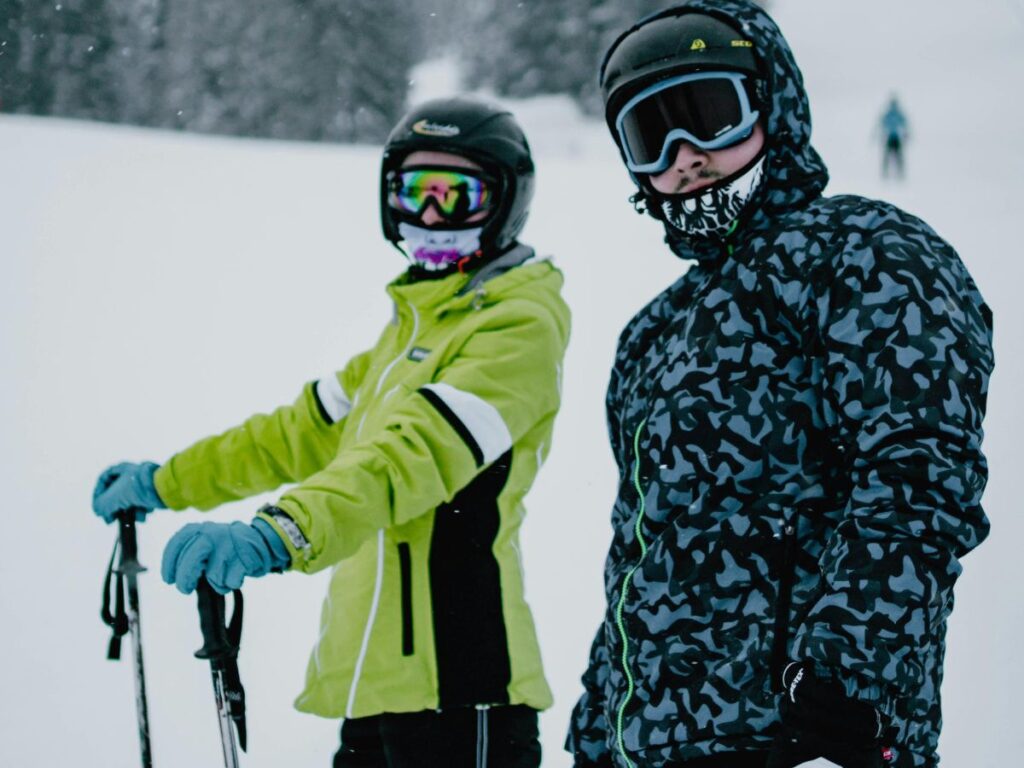 men snowboarding