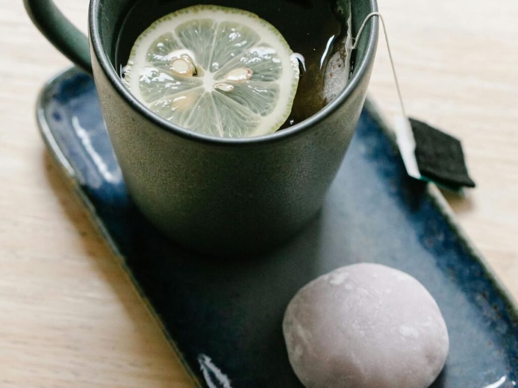 mochi with lemon tea