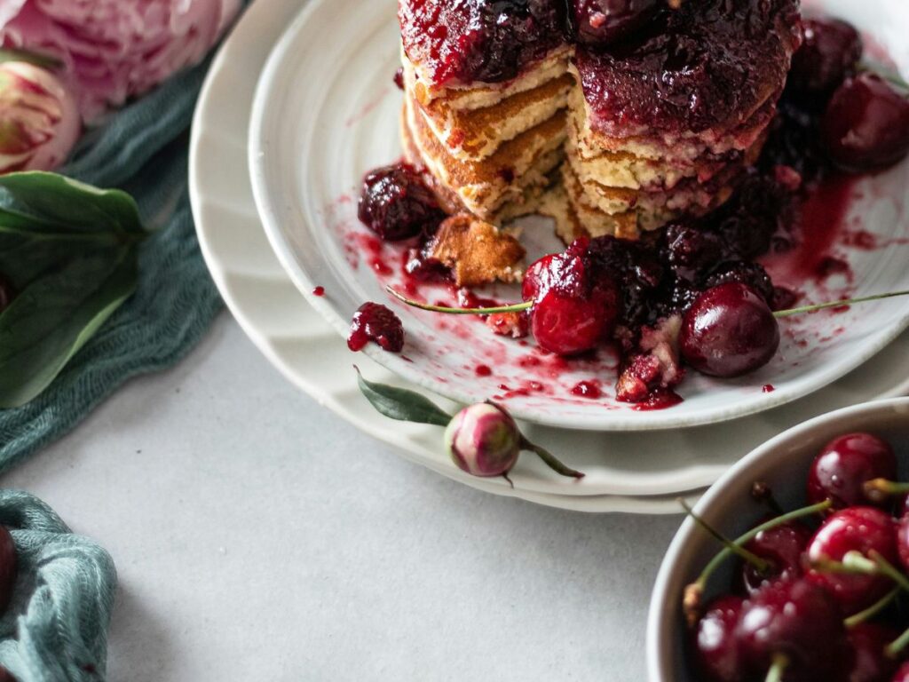 pancakes with berries