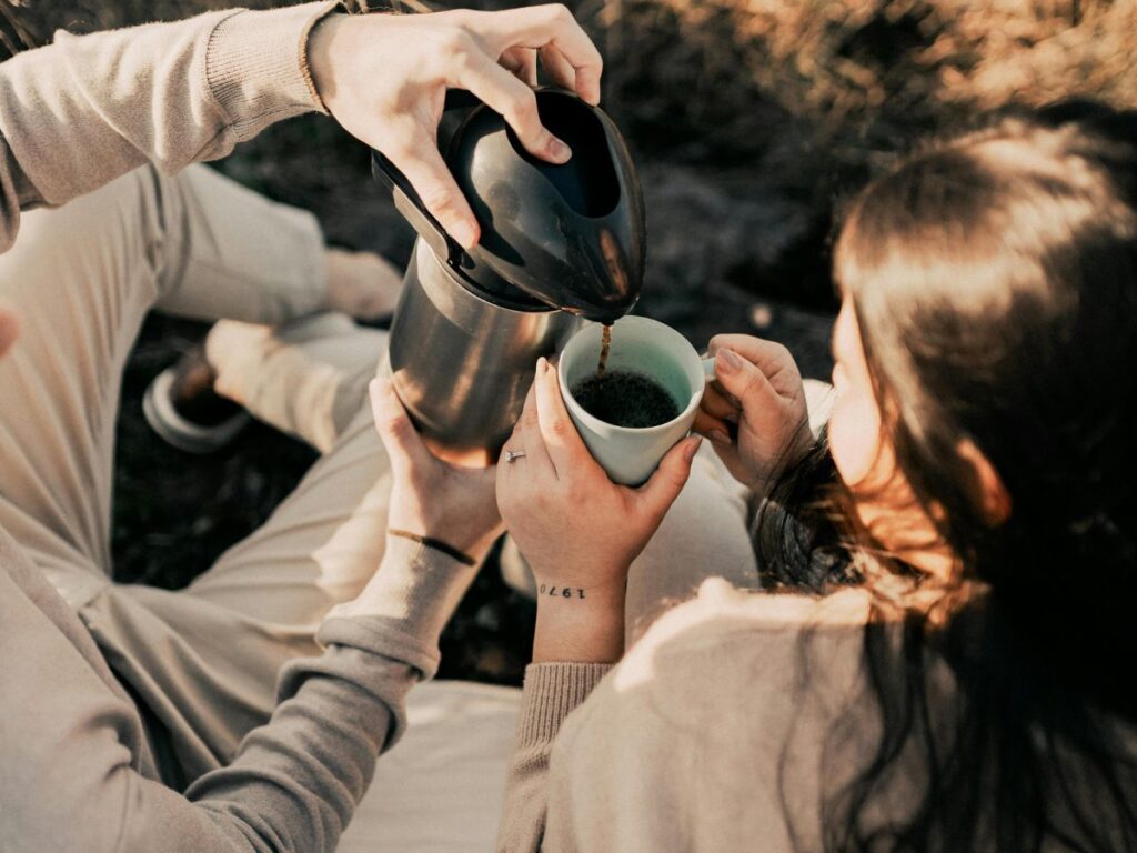 couple drinking coffee