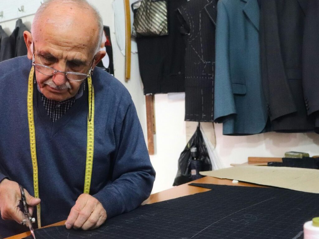 tailor making custom suit